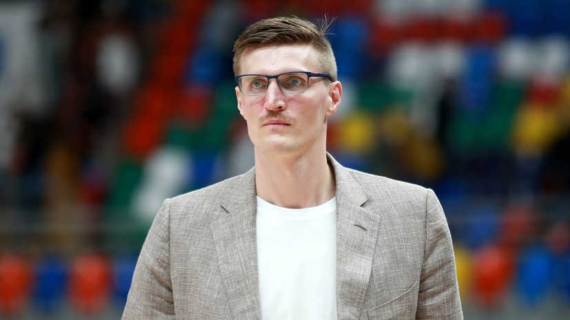 Кириленко предложил Джоковичу сыграть в ветеранской команде по баскетболу