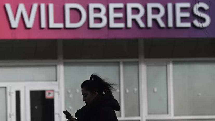 В Электростали ливень повредил крышу склада Wildberries