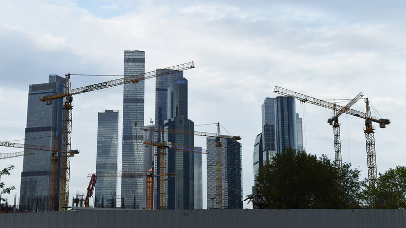 В Москве в августе количество вакансий в сфере строительства выросло в три раза