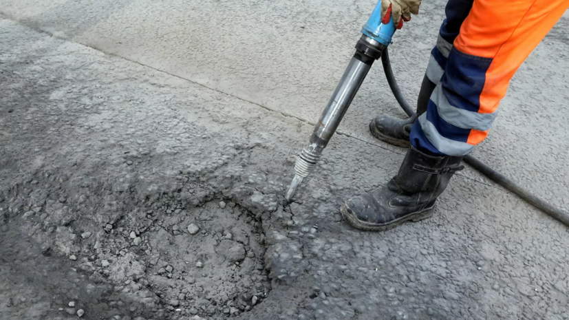 На ремонт дорог Хакасии выделили дополнительно 300 млн рублей