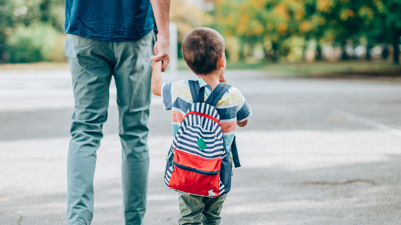 Психолог Зберовский посоветовал формировать у ребёнка положительный образ школы