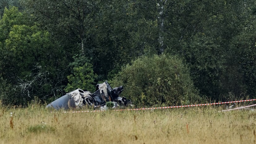 Flightradar: самолёт Embraer перед крушением потерял 2,4 км высоты за 30 секунд