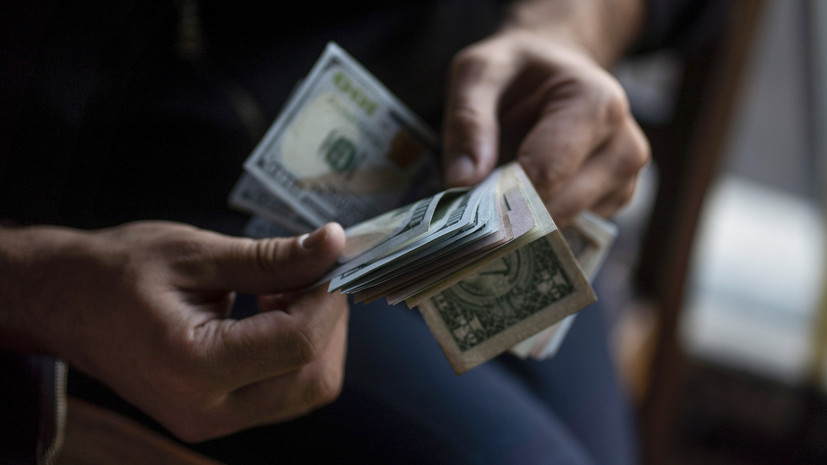 Аналитик Деев: роль доллара постепенно будет становиться всё менее заметной