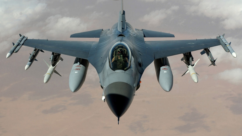 После курсов английского: США приняли решение самостоятельно обучать украинских пилотов управлению F-16