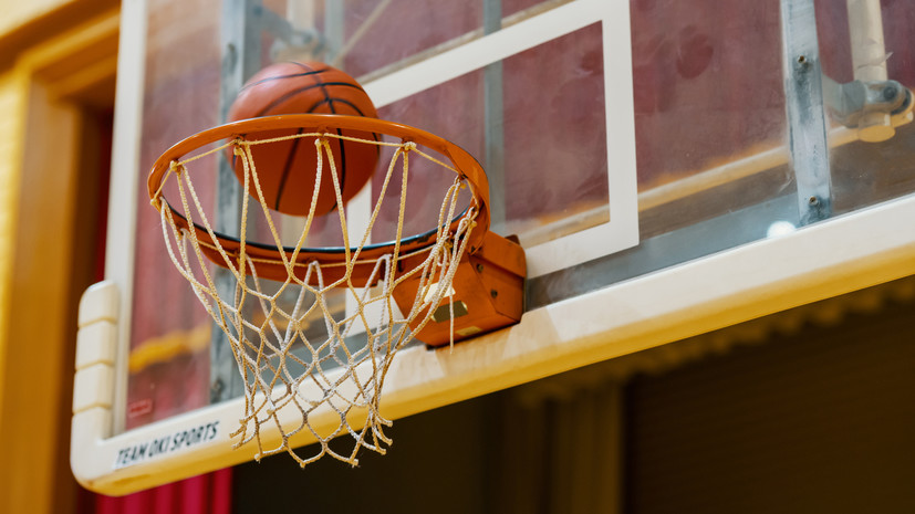 Американка стала первой женщиной, которая судила матч мужского ЧМ по баскетболу