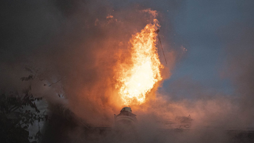 Спасатели локализовали возгорание в нежилом здании в Самаре