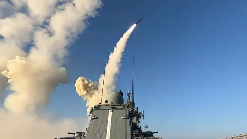 Военная хроника сообщила о ракетном ударе по острову Змеиный в Чёрном море