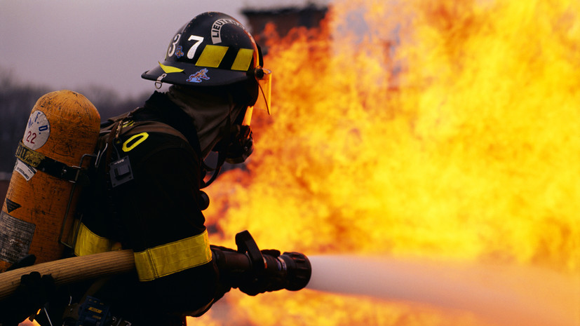 В результате пожара в Братске Иркутской области обгорели 19 гаражей