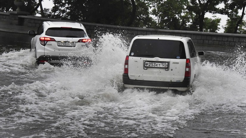 Более 1000 спасателей задействовали в ликвидации последствий ливней в Приморье