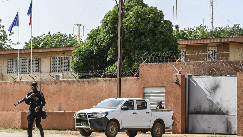 Франция заявила, что не признаёт требований мятежников в Нигере о выводе войск