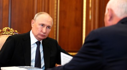Владимир Путин на встрече с главой госкорпорации «Ростех» Сергеем Чемезовым