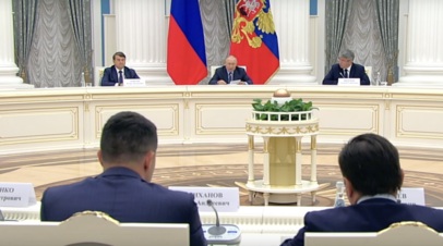 Должен не ветшать, а молодеть: Путин о модернизации общественного транспорта в регионах России