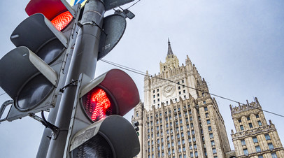 МИД России запретил въезд русофобски заряженным журналистам британских СМИ