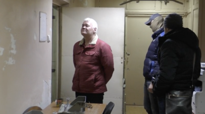 Должен был собирать сведения негативного толка: ФСБ задержала информатора посольства США в Москве