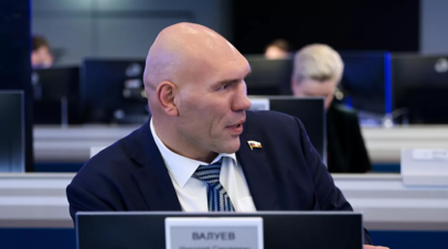 Валуев рассказал, считает ли победу Усика в бою с Дюбуа заслуженной