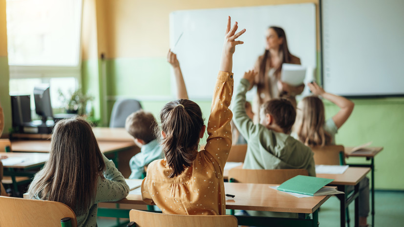 В Петербурге число вакансий для педагогов выросло на 19% за два месяца