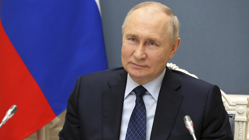 Путин посетил Мастерскую управления «Сенеж»