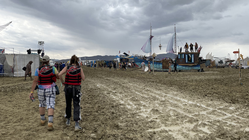 В США расследуют гибель человека в пустыне на фестивале Burning Man