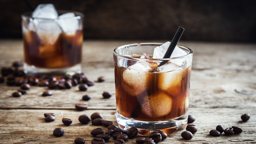 Диетолог Мухина посоветовала не сочетать кофе с алкоголем