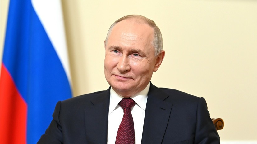 Путин наградил Айшат Кадырову медалью ордена «За заслуги перед Отечеством»