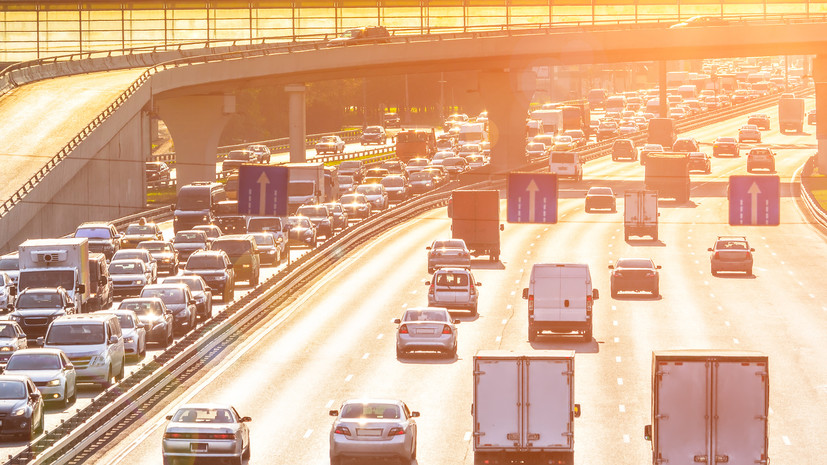 Глава ГИБДД: в России водители могут ездить на липучей резине в любое время