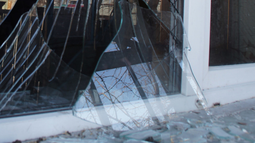 Украинский снаряд попал в здание детсада в Донецке