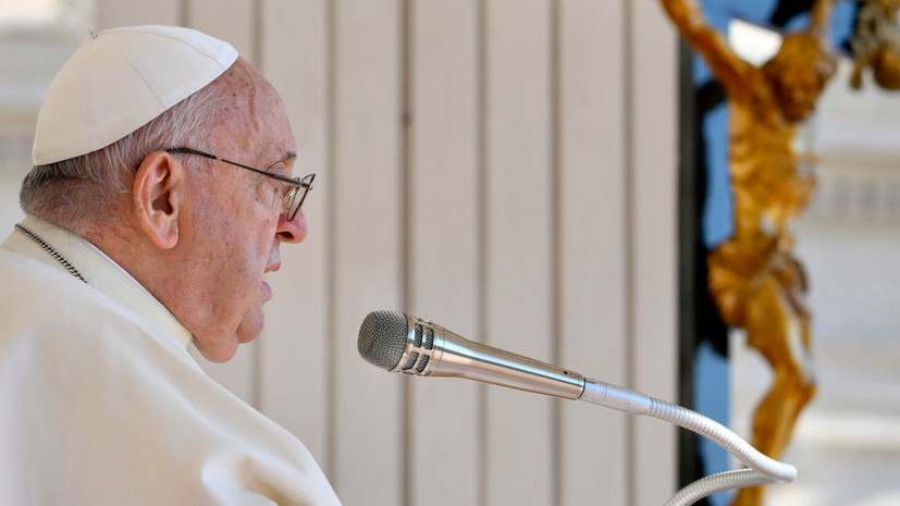 Папа Франциск призвал католиков посвятить молитву Розария миру на Украине