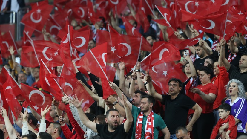 Турецкие фанаты освистали гимн Армении перед матчем отбора Евро-2024 по футболу