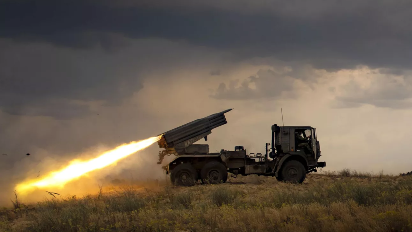 ВС России нанесли шесть групповых ударов по военным объектам Украины