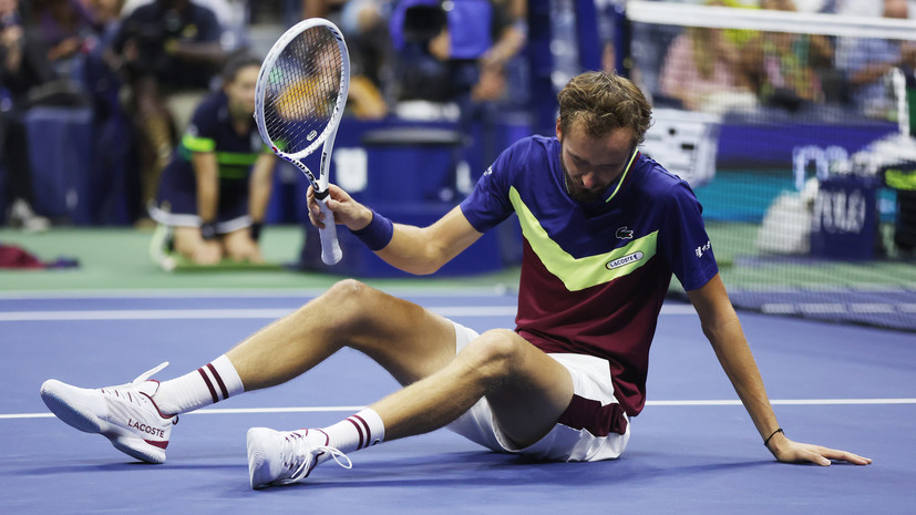 Матч упущенных возможностей: Медведев в трёх сетах уступил Джоковичу в финале US Open