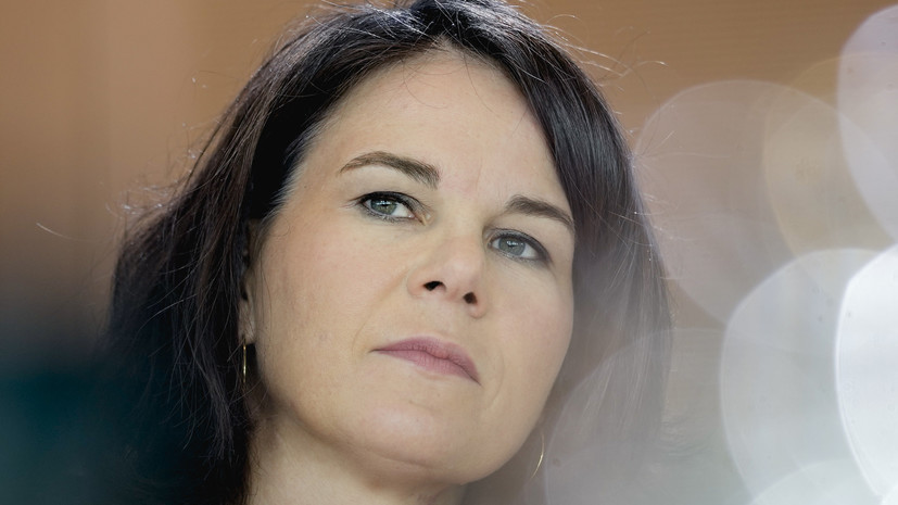 Бербок: гарантии безопасности для Киева должны быть помощью к членству в ЕС