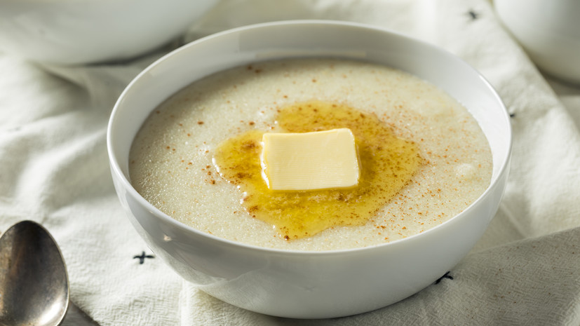 Врач Писарева рекомендовала людям старше 50 лет исключить из рациона манную кашу