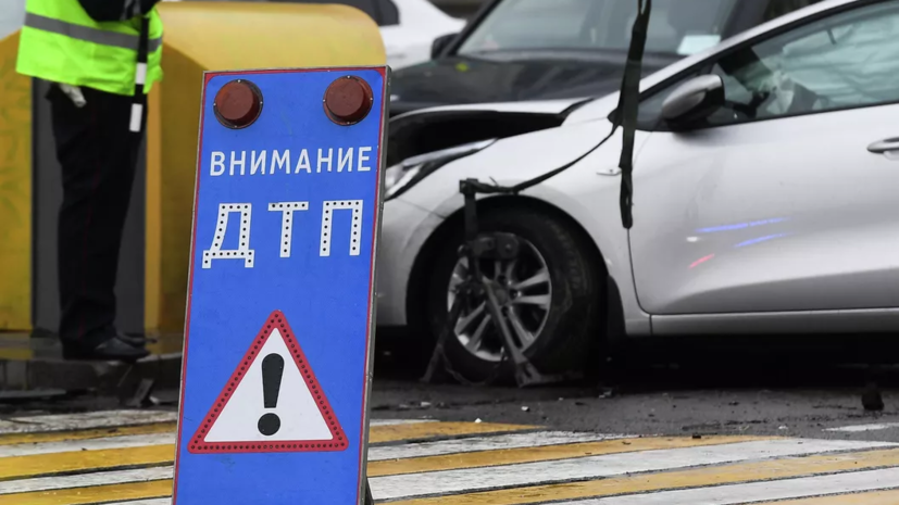 В Челябинске трое подростков попали в ДТП на угнанном автомобиле