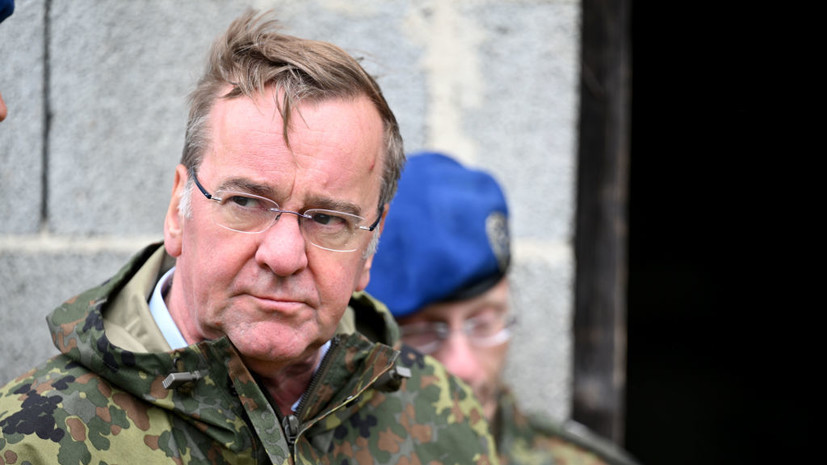 Глава Минобороны ФРГ намекнул на территориальные уступки по Украине ради мира