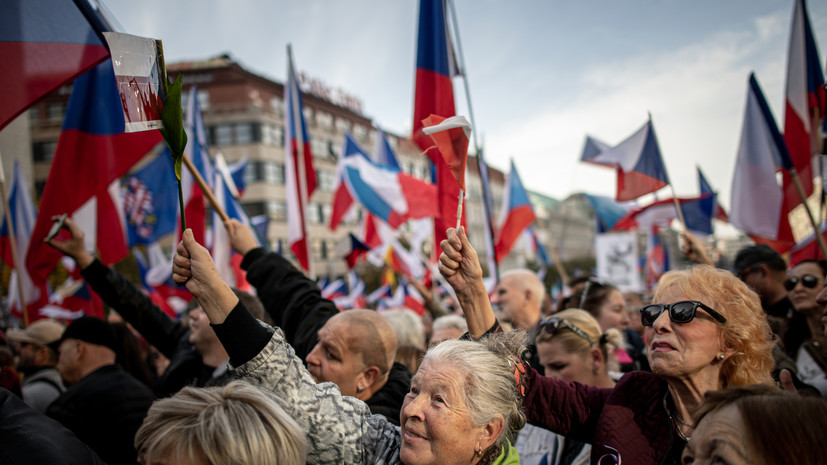 ČTK: в Праге проходит антиправительственный митинг