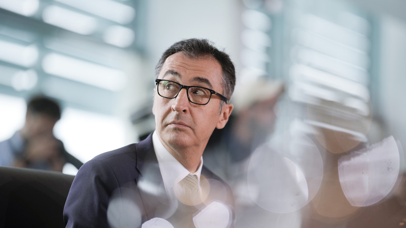 Министр ФРГ подверг критике решение Польши, Венгрии и Словакии по зерну Украины