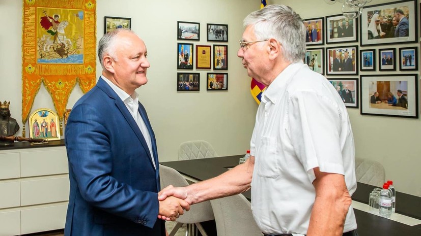 Додон и посол Венгрии обсудили ситуацию в Молдавии