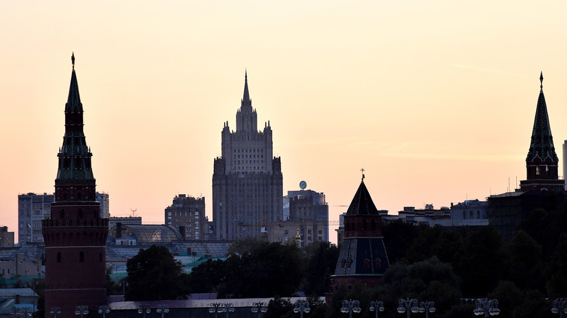 МИД призвал россиян взвешивать риски при поездках в недружественные страны