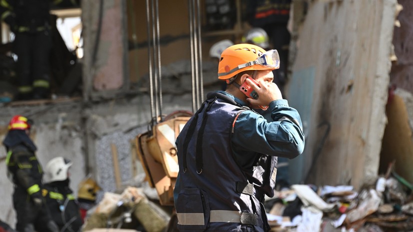Всех попавших под обрушение в Балашихе спасателей достали из-под завалов