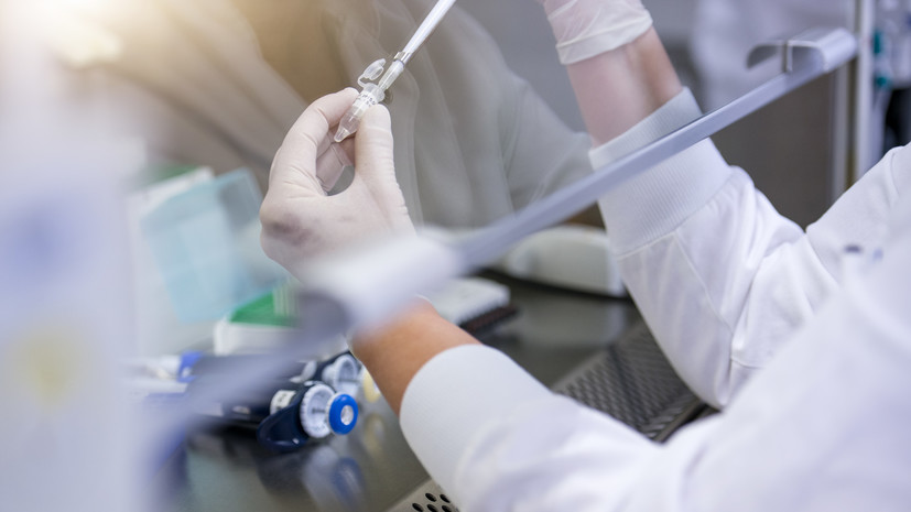 Вирусолог Волчков допустил более редкие возвращения COVID-19 в будущем