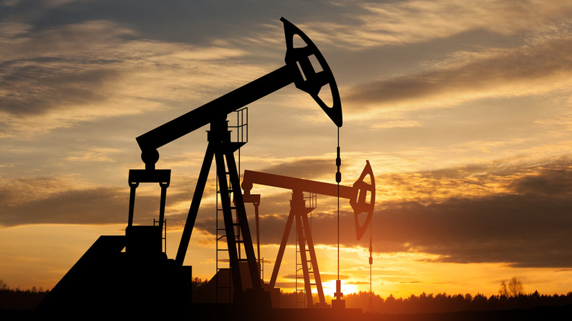 Новак заявил, что добыча нефти в России в 2023 году может составить 527 млн тонн