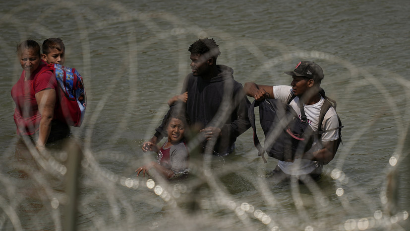 В американском городе Игл-Пасс ввели режим ЧС из-за потока нелегальных мигрантов