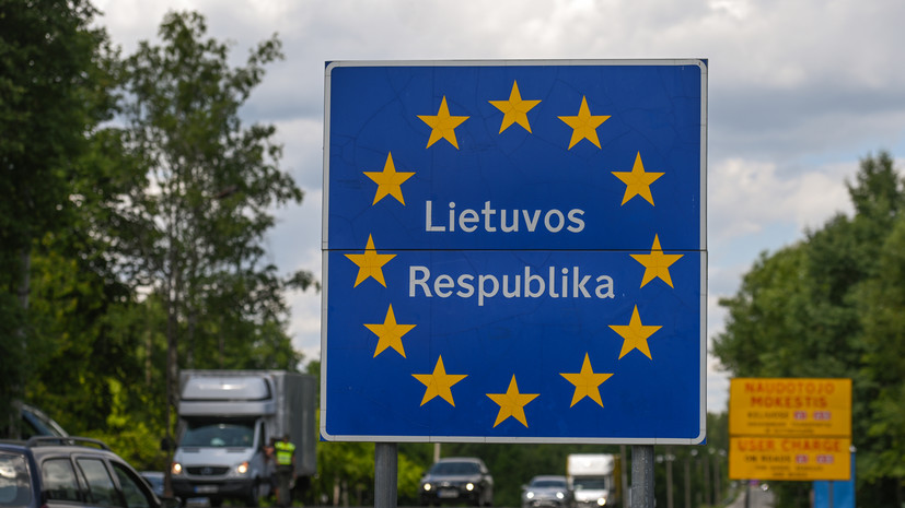 Погранкомитет Белоруссии: очередь из фур в Латвию выросла после закрытия КПП