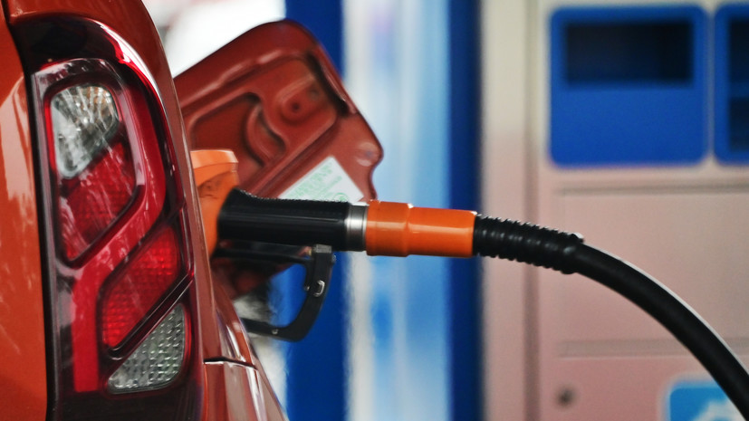 «Для стабилизации цен»: правительство России временно ограничило вывоз бензина и дизеля из страны