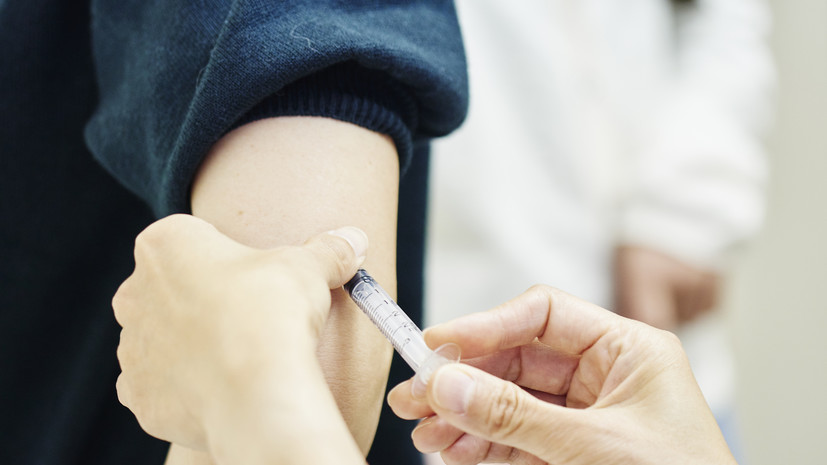 В России приостановили вакцинацию детей от 12 до 18 лет от коронавируса