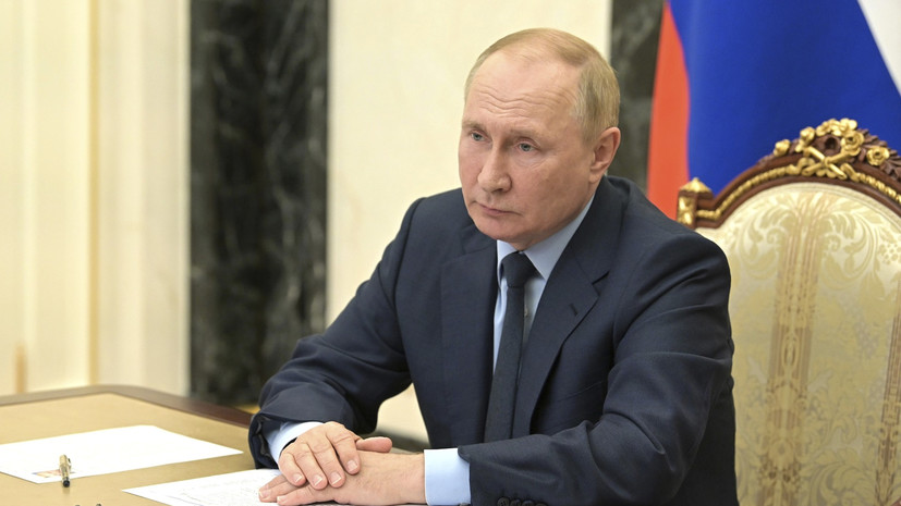 Путин объяснил низкую безработицу эффективностью экономической политики России