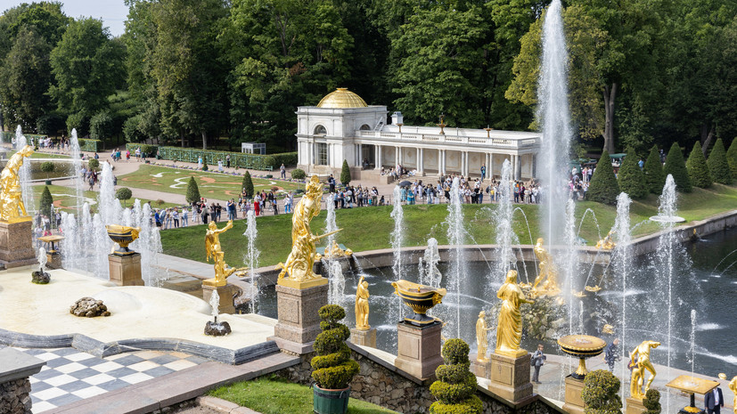 Праздник фонтанов в Петергофе пройдёт вечером 22 и 23 сентября