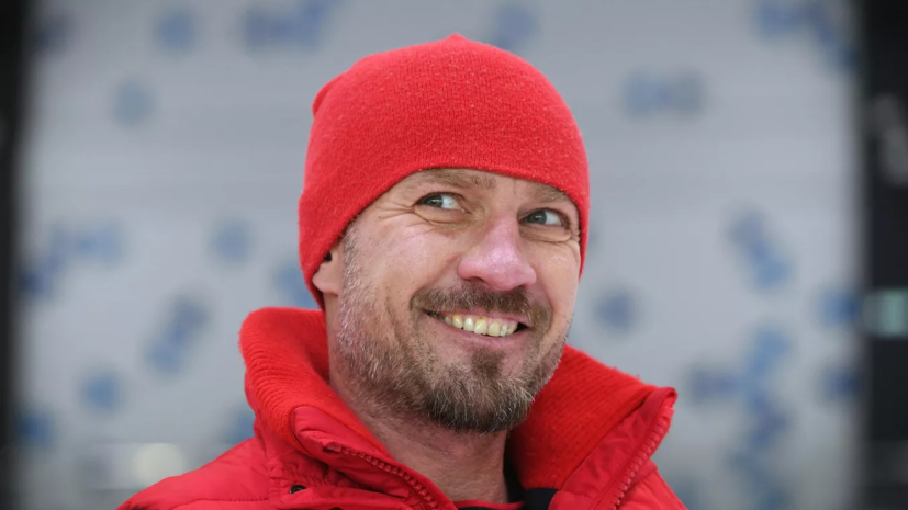 Жена Костомарова: говорила детям, что папа теперь будет у нас терминатором