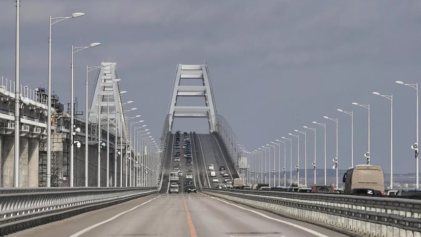 Автомобильное движение на Крымском мосту приостановят 28 сентября из-за ремонта