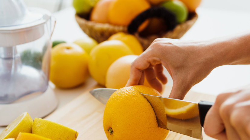 Диетолог Семёнова рассказала о пользе витамина С в борьбе с осенней хандрой